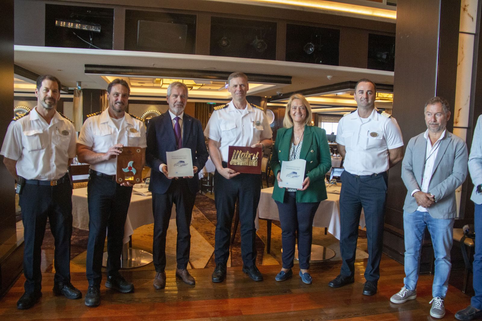 El Puerto de Motril recibe el mayor buque de su historia, en imágenes