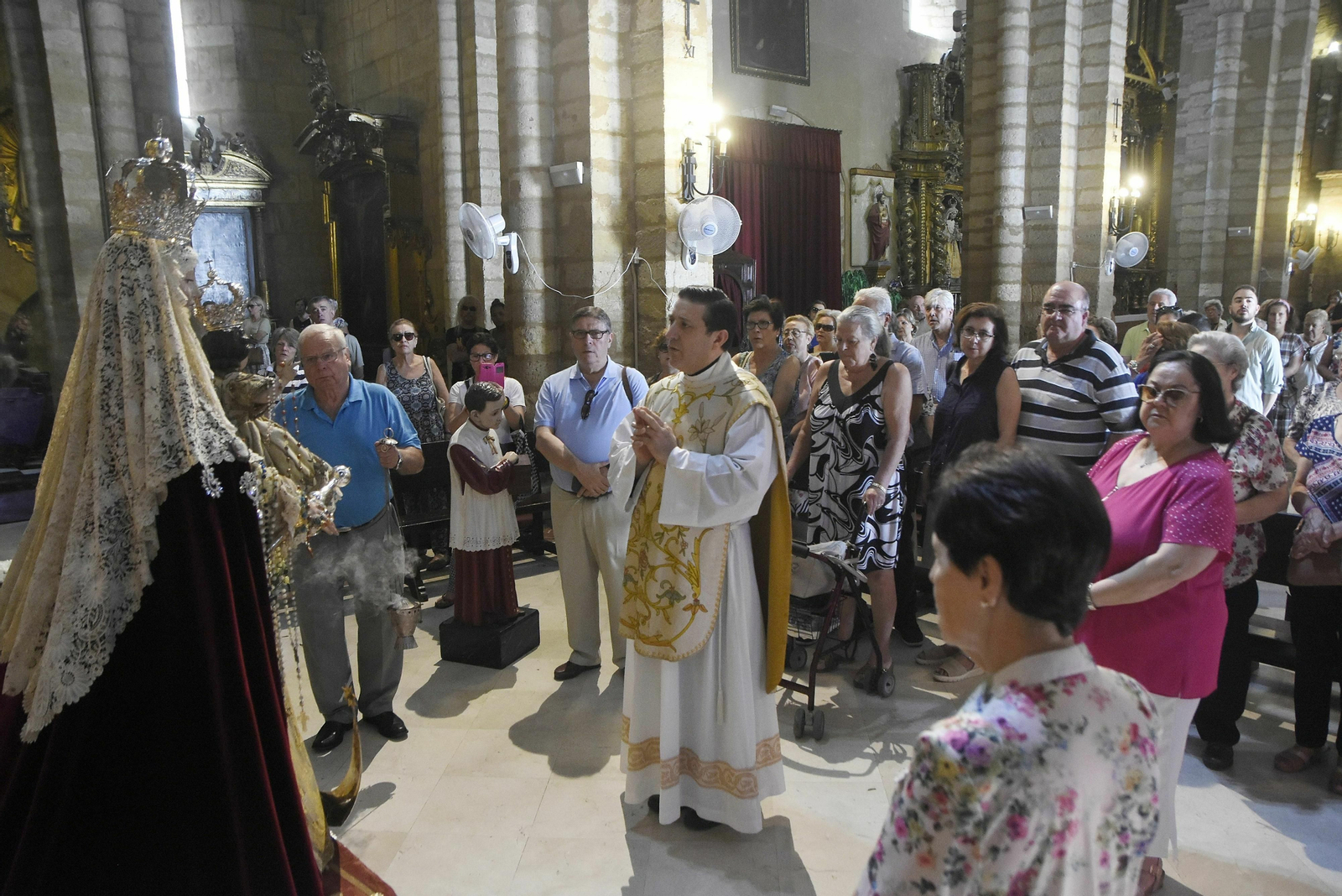 Besamanos a la Virgen de los Remedios, en imágenes