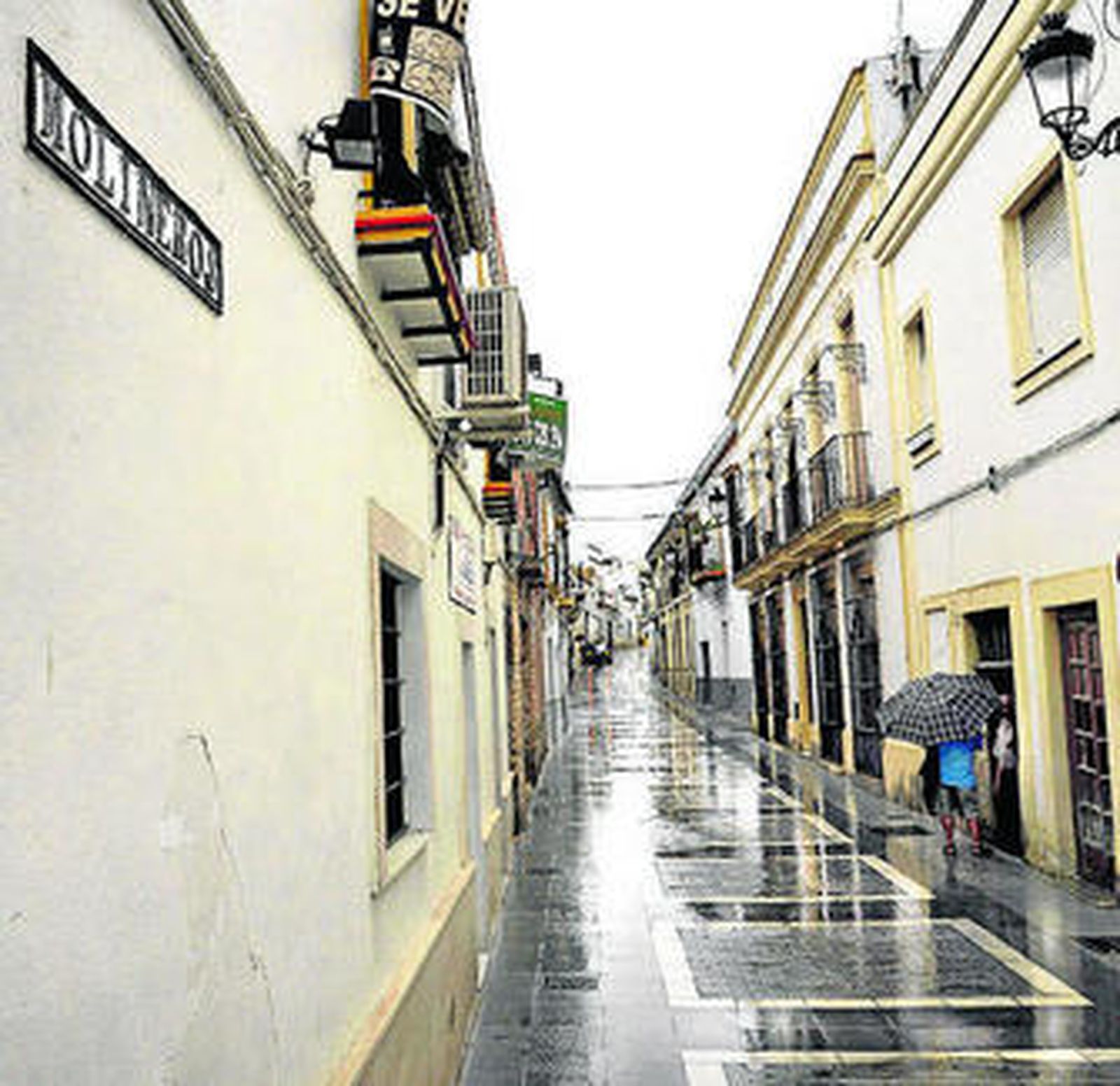 Aspecto de la calle Molineros, ayer, tras la finalización de las obras.
