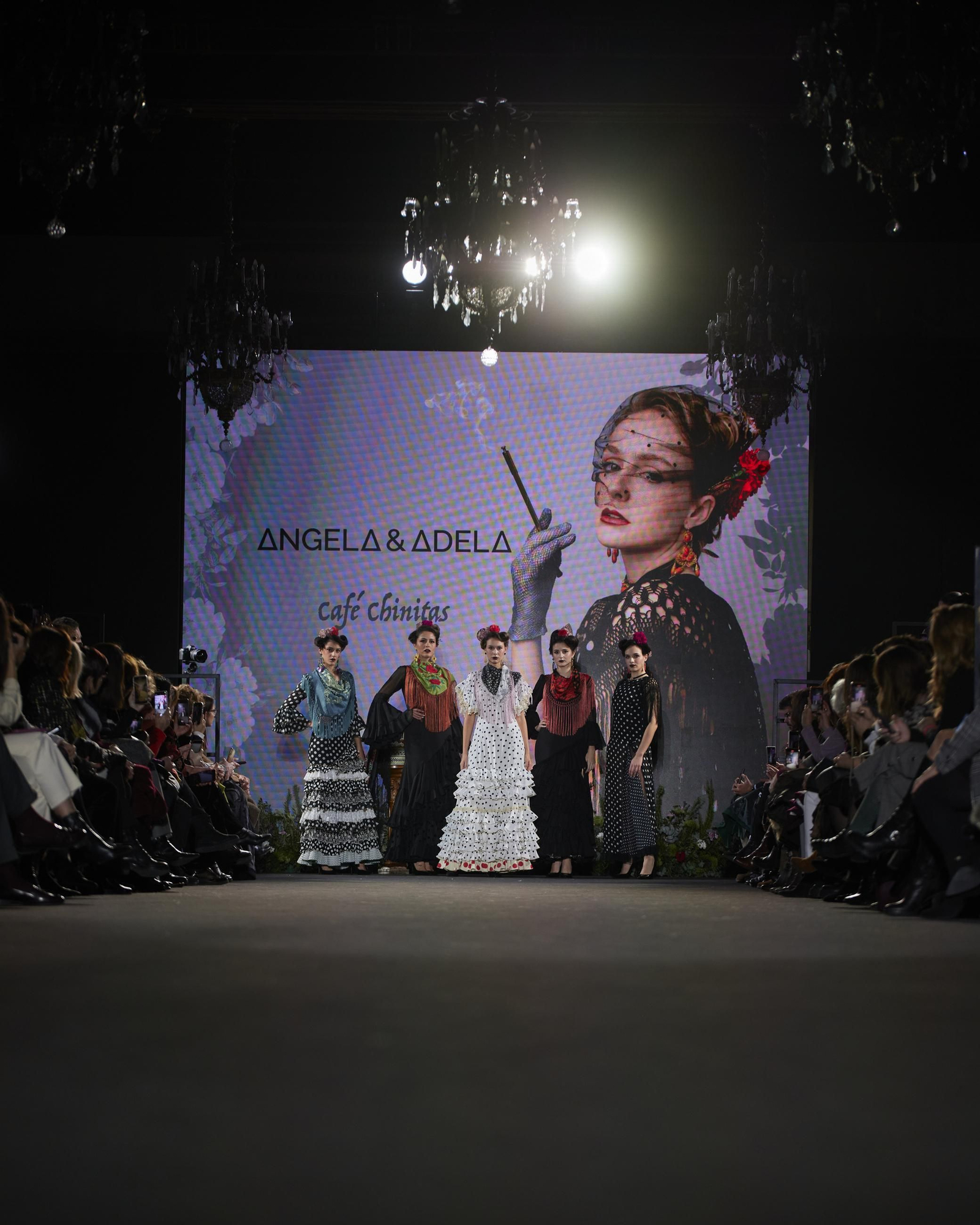 El desfile de Ángela y Adela en We Love Flamenco 2025, todas las fotos