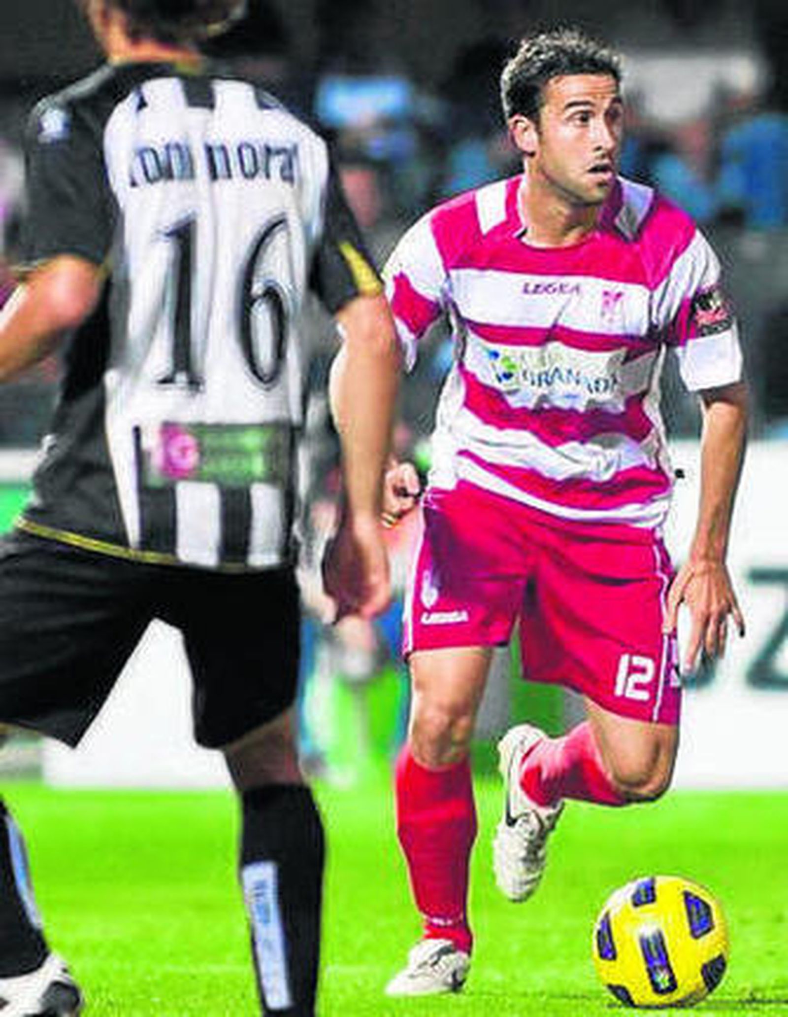 Íñigo López, ante el Cartagena.