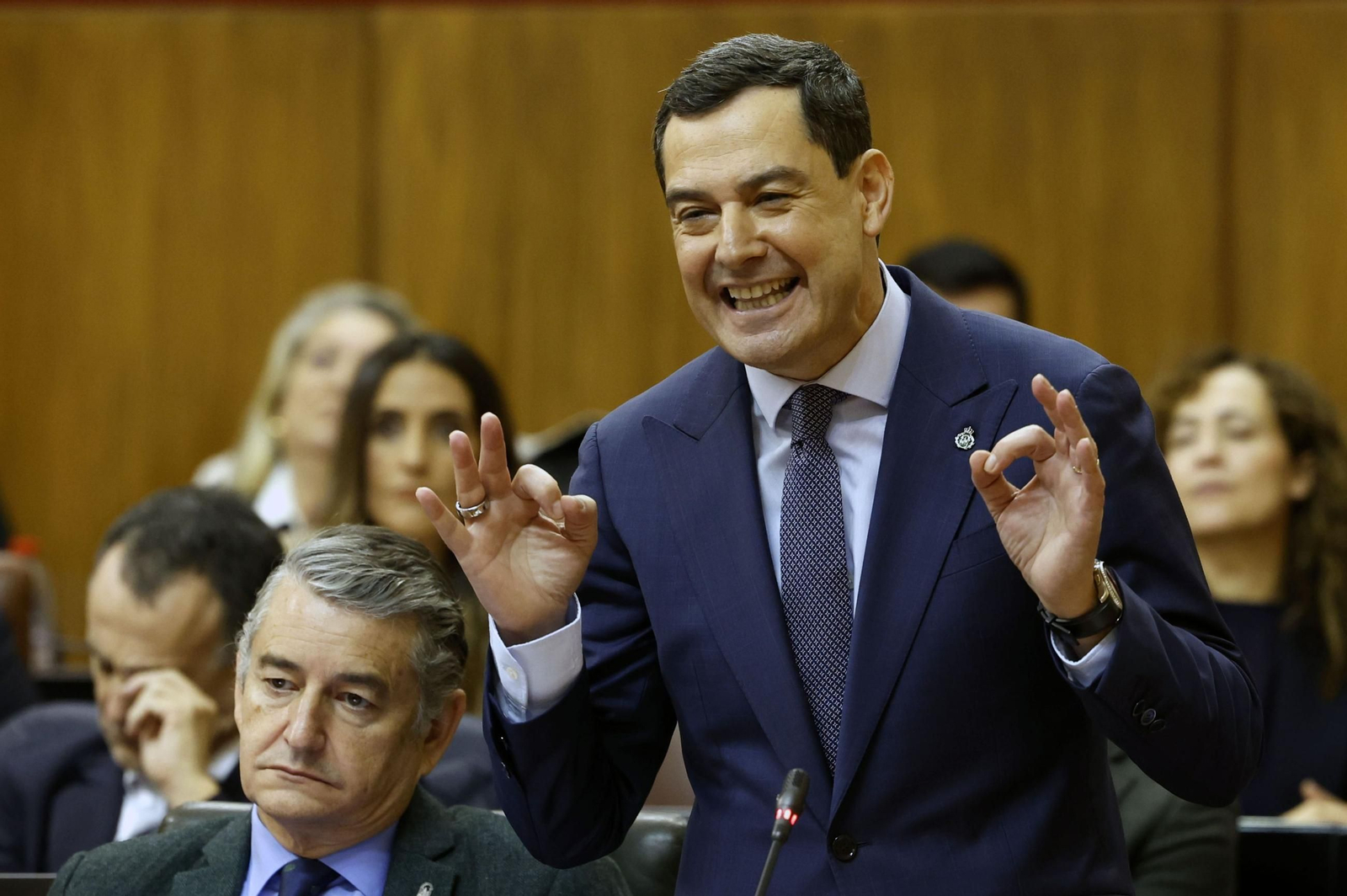 Sesión de control al Ejecutivo en el Pleno del Parlamento de Andalucía en Sevilla Sesión de control al Ejecutivo en el Pleno del Parlamento de Andalucía en Sevilla