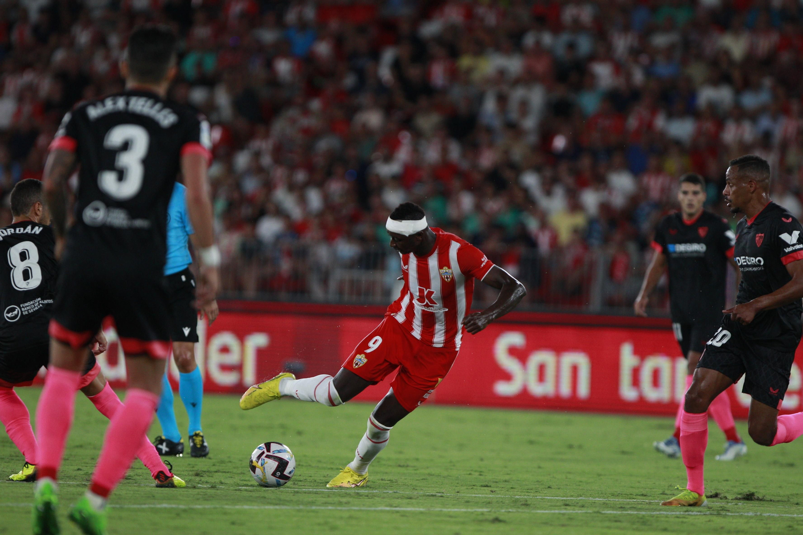 Imágenes del partido U.D. Almería-Sevilla F.C.