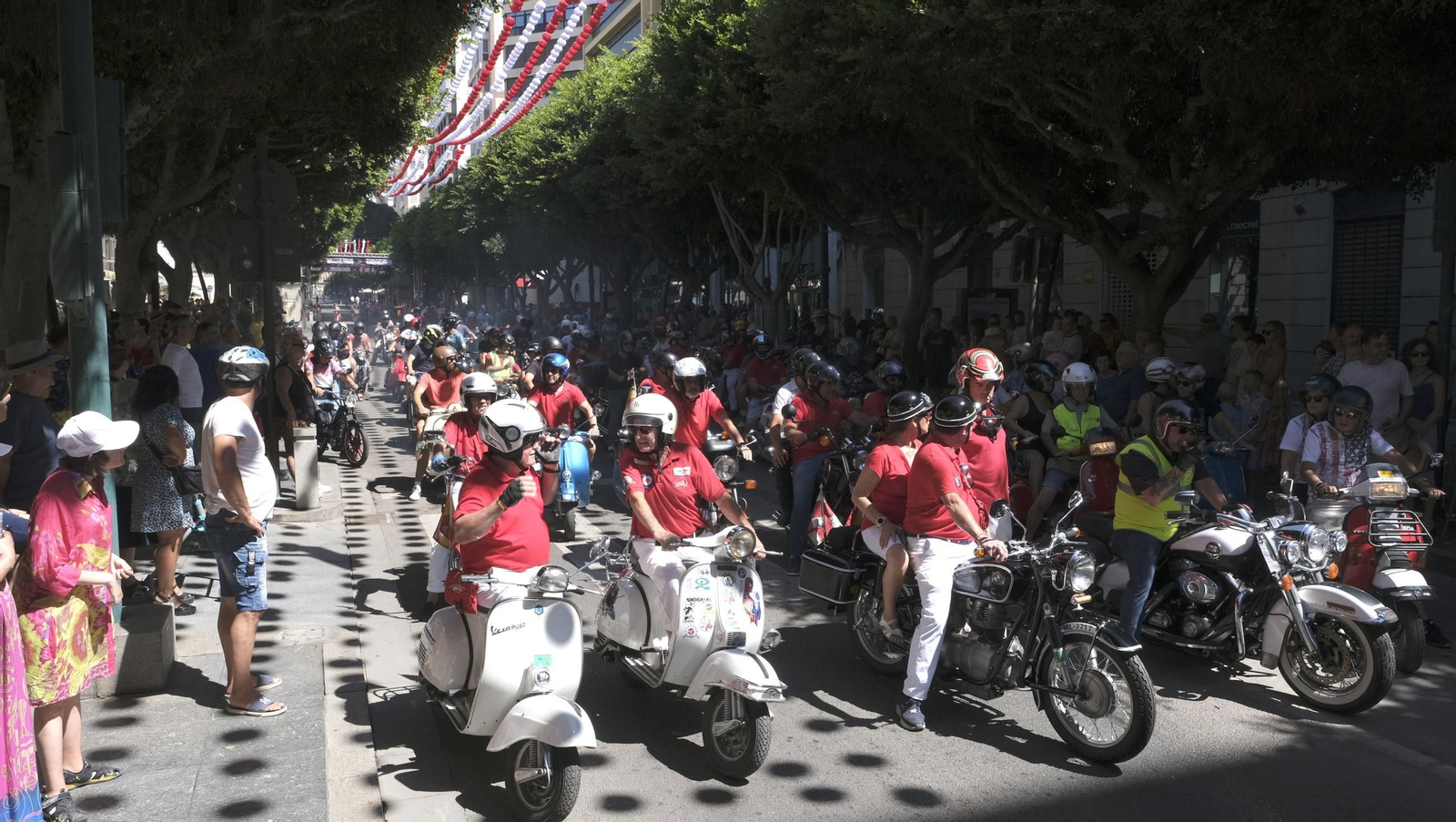 Exposición de Motos Antiguas de la Feria de Almería, en imágenes