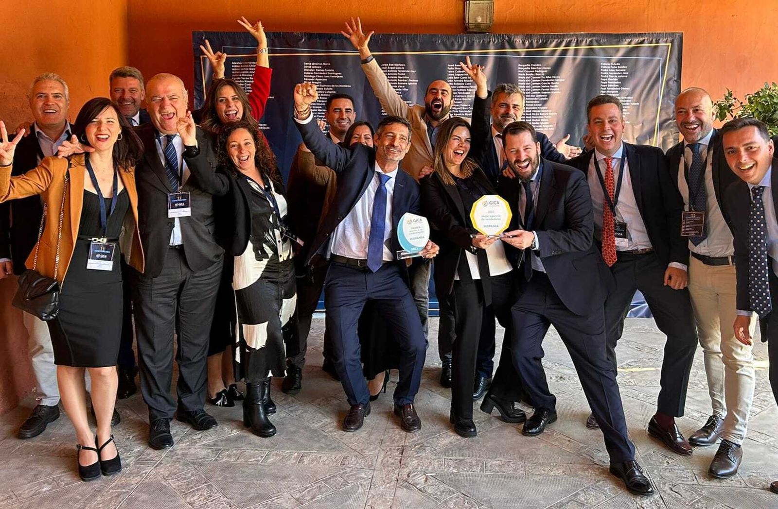 El equipo de esta conocida agencia inmobiliaria.