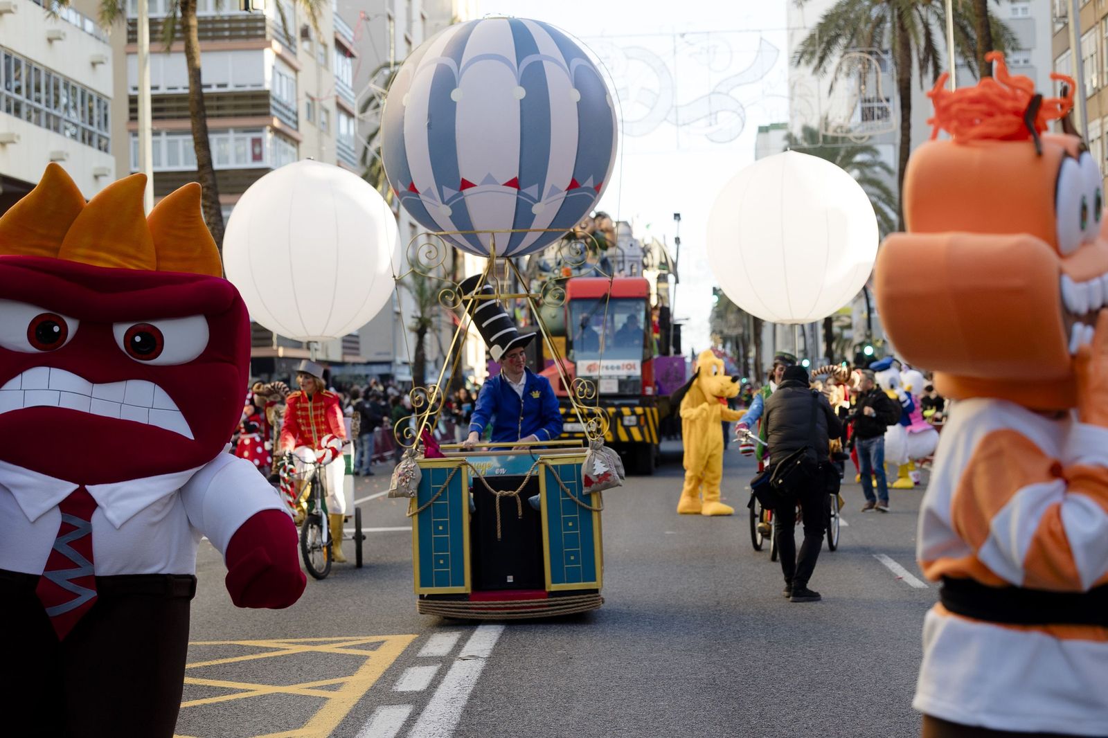 Las imágenes de la cabalgata de SS.MM. los Reyes Magos en Cádiz