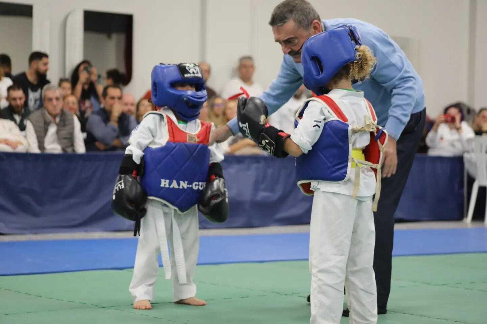 Momentos destacados de la Gran Gala Solidaria de Artes Marciales del Club Nazaret