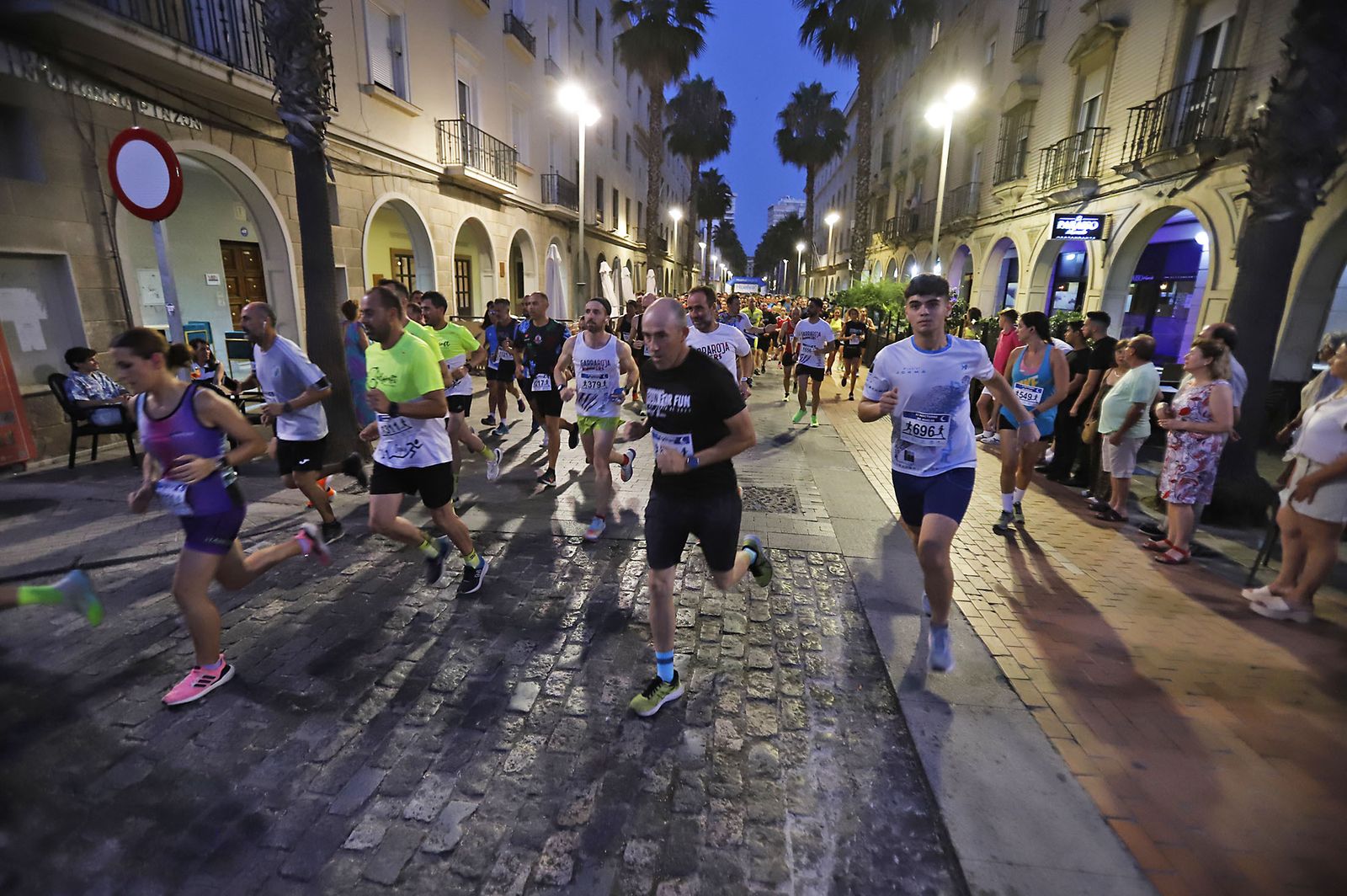 Imágenes de la Carrera Nocturna de Huelva