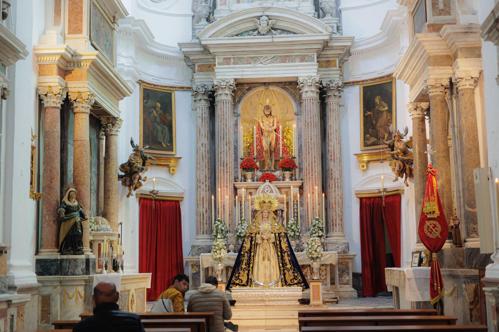 La Virgen de las Angustias de Ecce-Homo, en el besamano de estos días en San Pablo.