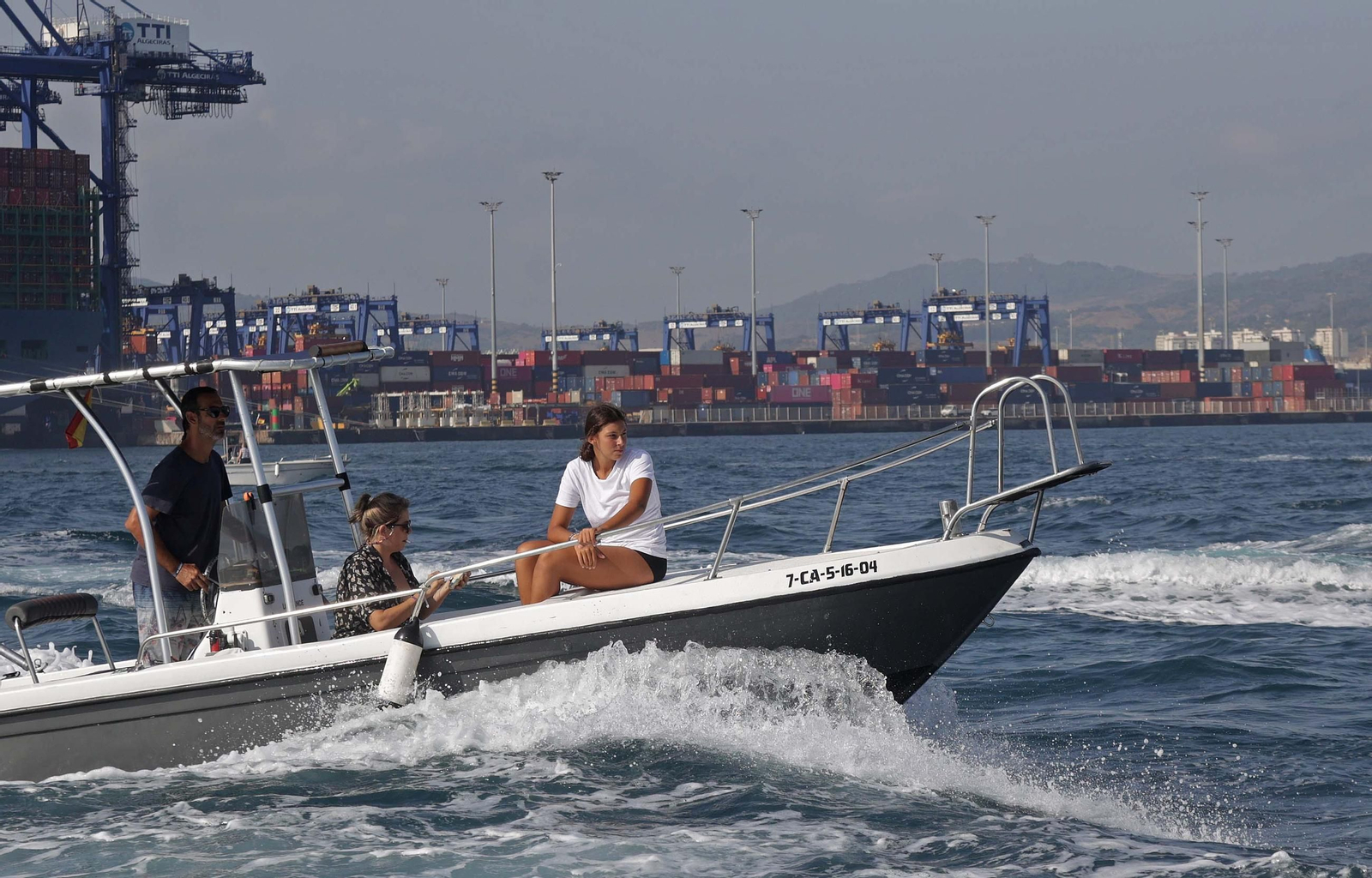 Las mejores fotos de la romería marítima de la Virgen de la Palma de Algeciras 2025