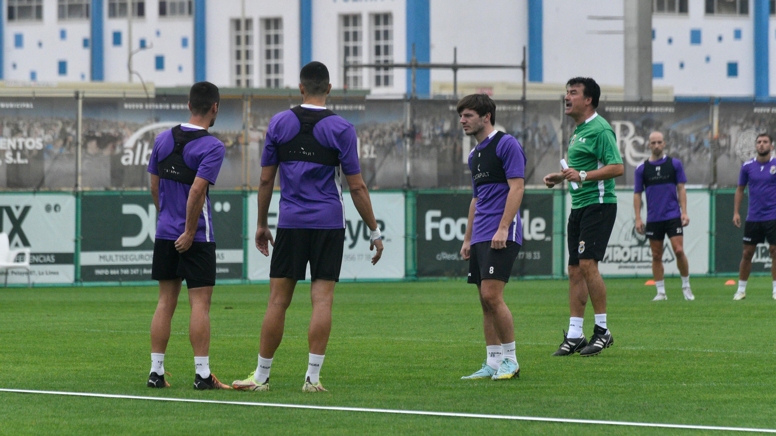 Fotos del primer entrenamiento de Rafa Escobar como entrenador de la Balona