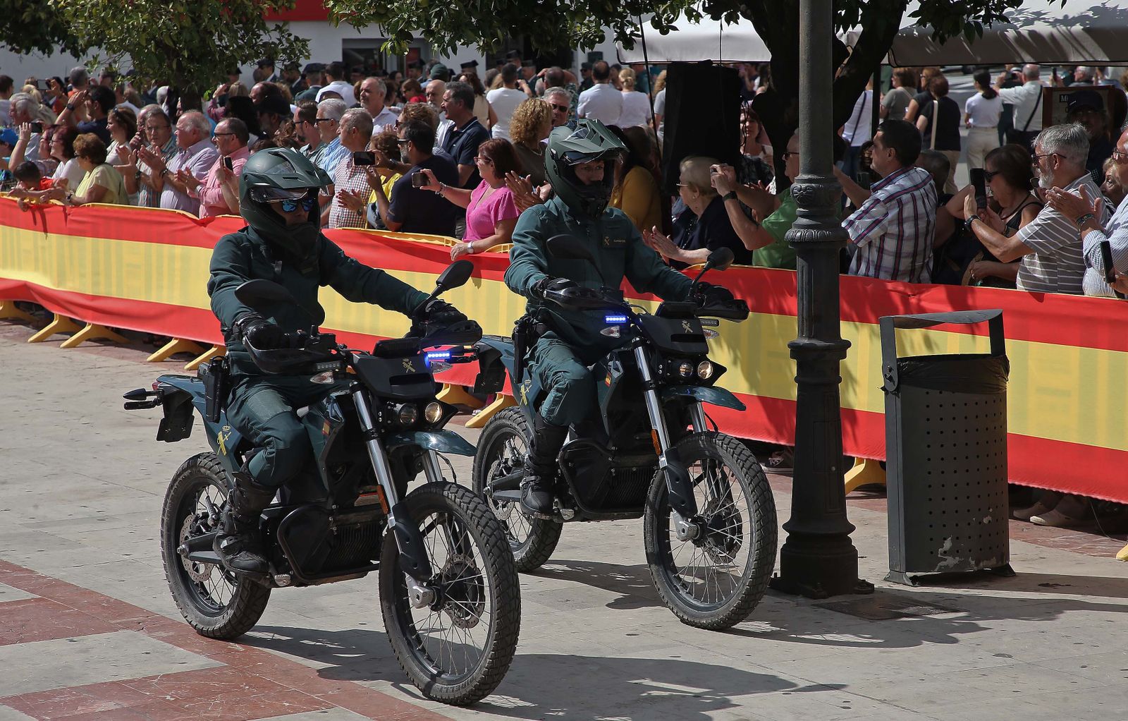 Fotos de la celebración de la Virgen del Pilar en Los Barrios