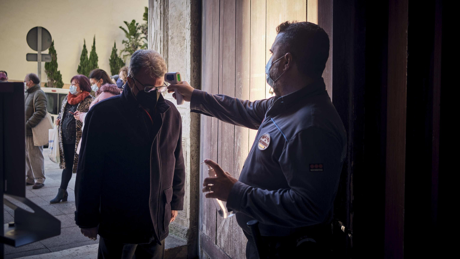 Vía Crucis de Piedad en el interior de La Catedral.