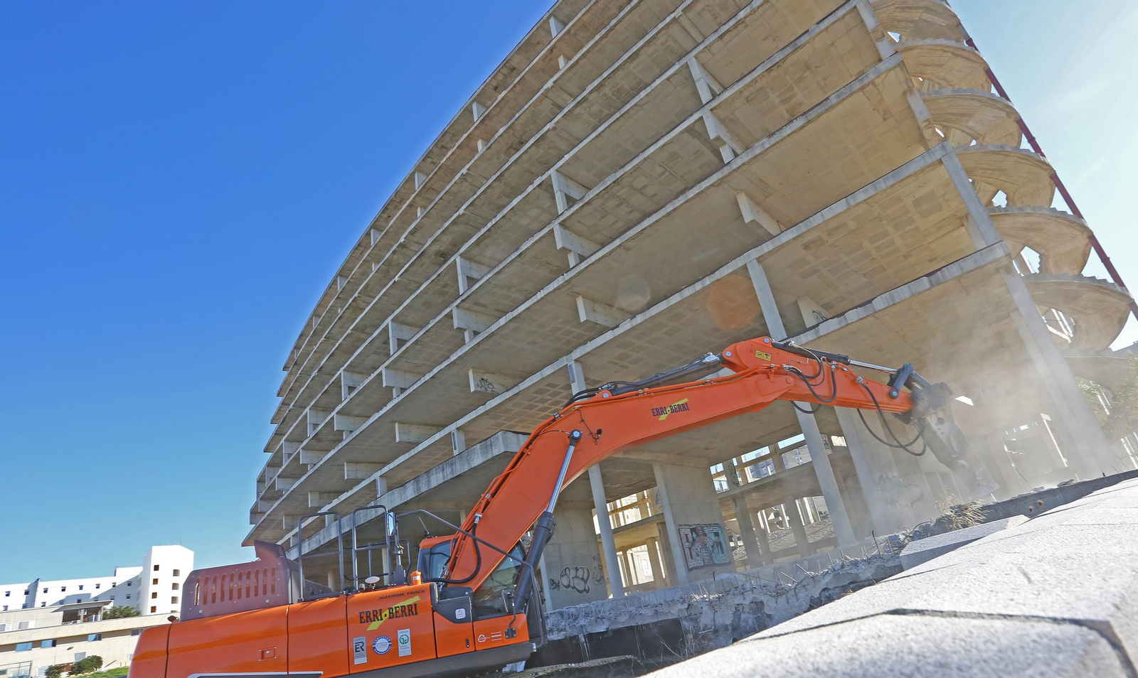 Comienzan los trabajos de derribo del Palacio de Congresos
