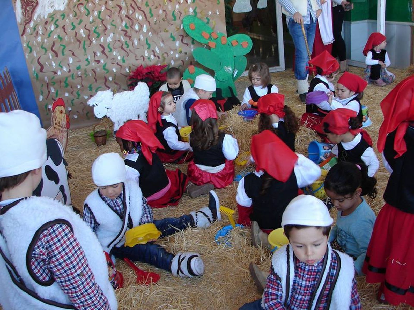 La escuela infantil de San Isidro se convierte en un belén de carne y hueso