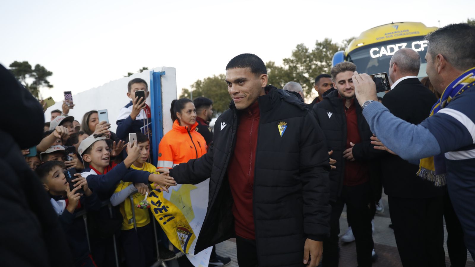 Las fotos de la visita del Cádiz CF para celebrar el 50 aniversario del CD Guadiaro