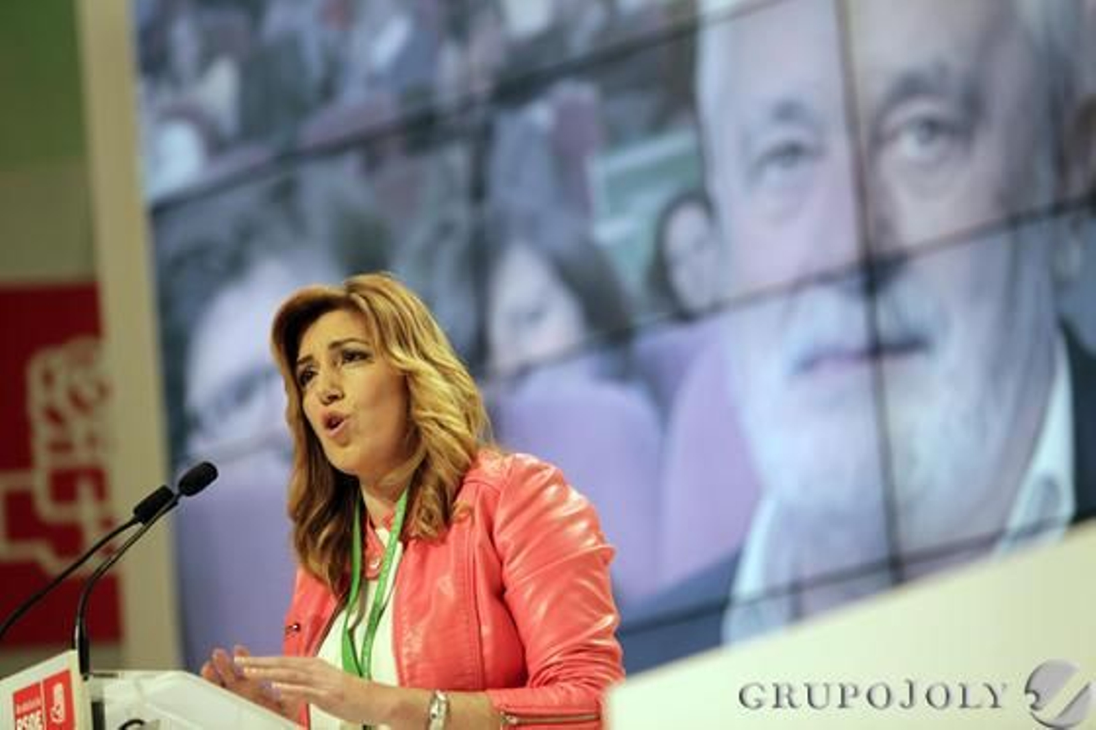 Susana Díaz habla en el Congreso del PSOE-A.

Foto: L. Rivas