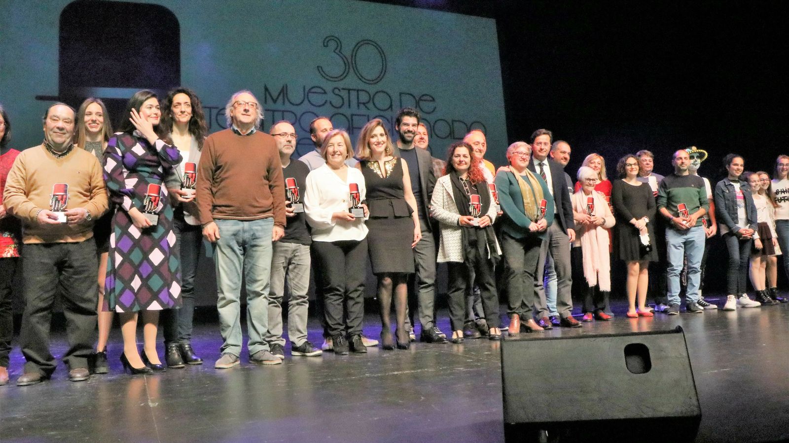 Reconocimientos a los grupos responsables de la Muestra de Teatro Aficionado.