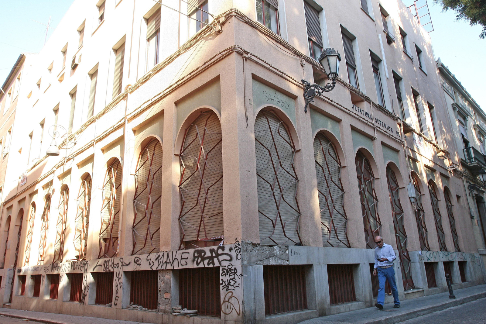 Fachada de la antigua Jefatura Superior de Policía Nacional, en la calle Duquesa.