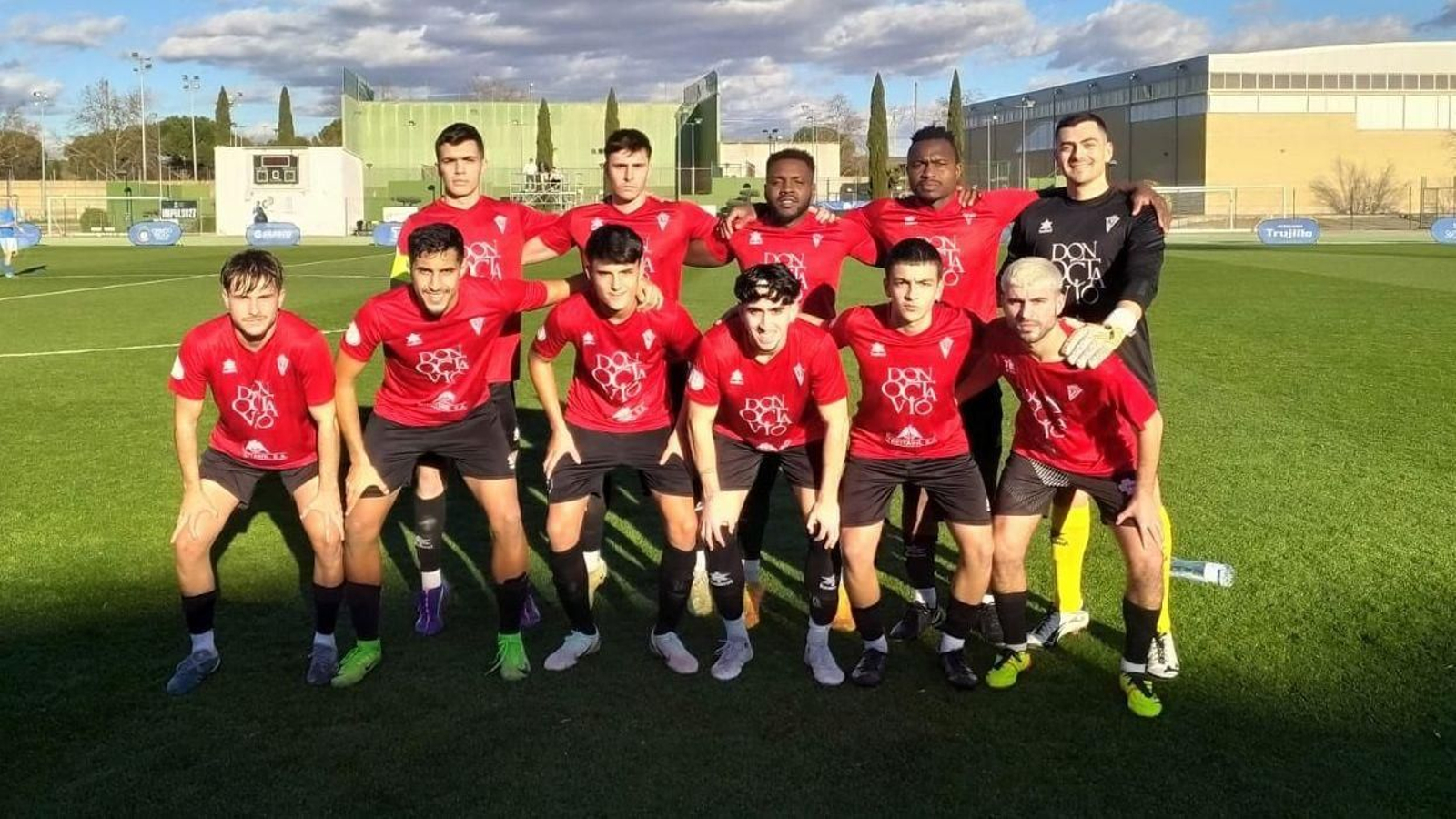 Formación inicial del CP Villarrobledo el pasado domingo, con Álex Cantera (abajo, tercero por la izquierda)