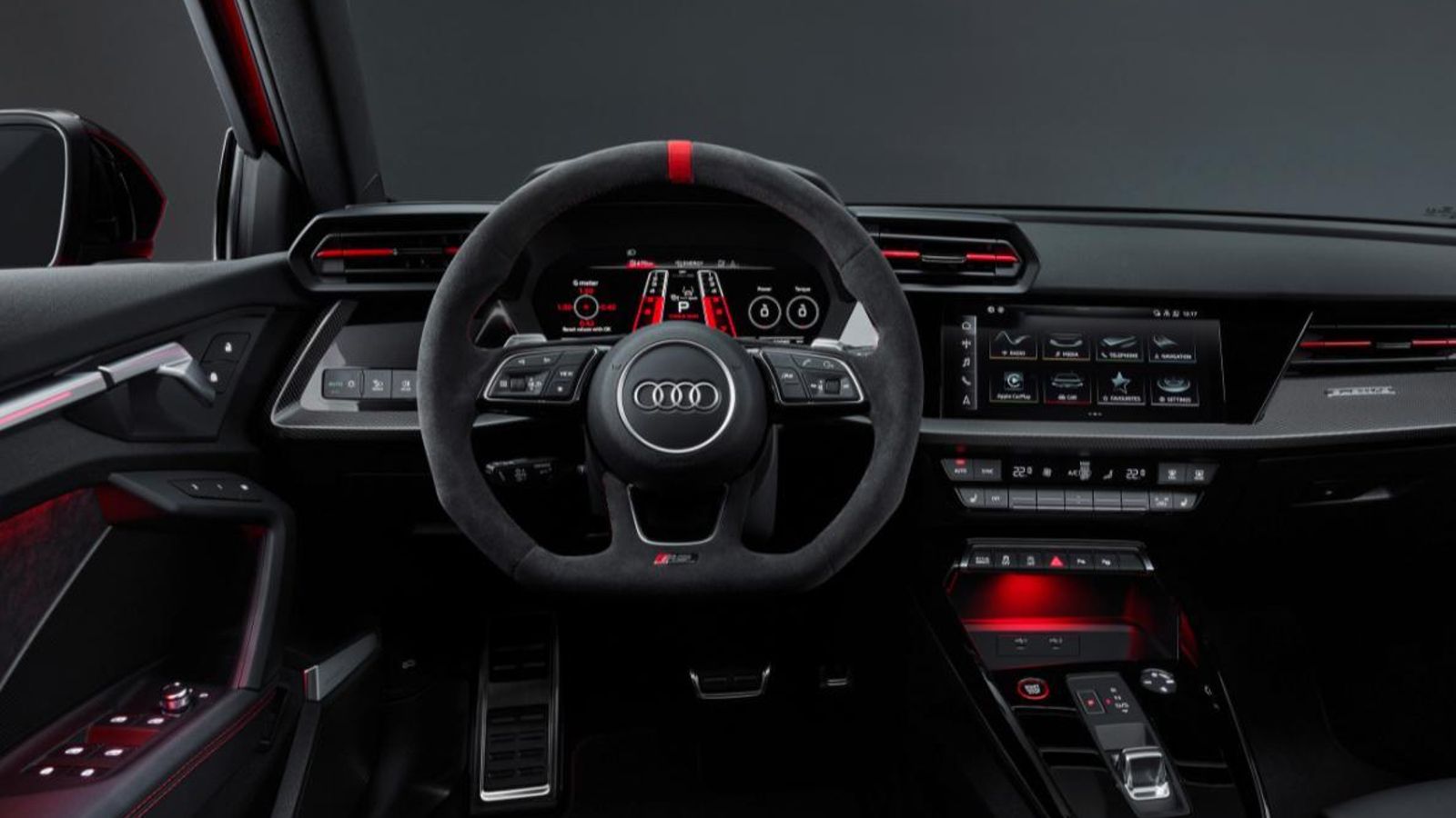 Es dotación de serie el Audi Virtual Cockpit Plus de 12,3”. Aporta datos como fuerza en g, tiempos por vuelta o los conseguidos en diferentes aceleraciones: de 0 a 100 o 200 km/h o cuarto y octavo de milla.