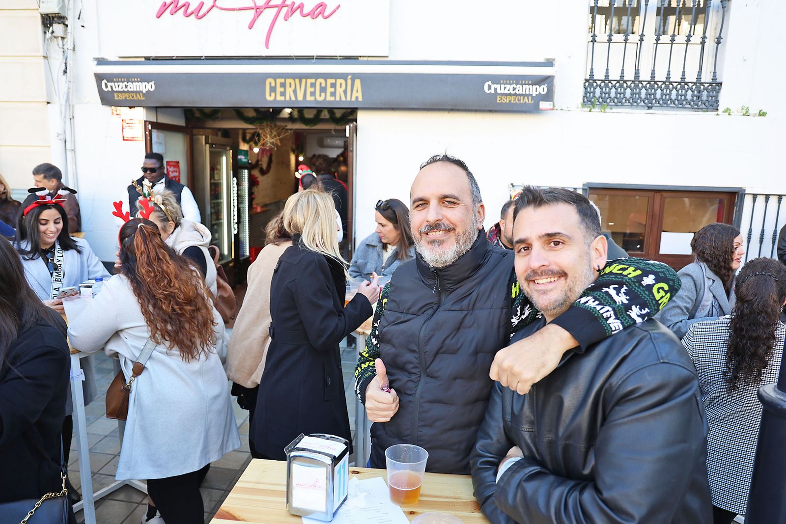 Imágenes de la fiesta del 24 de diciembre en las calle de Huelva