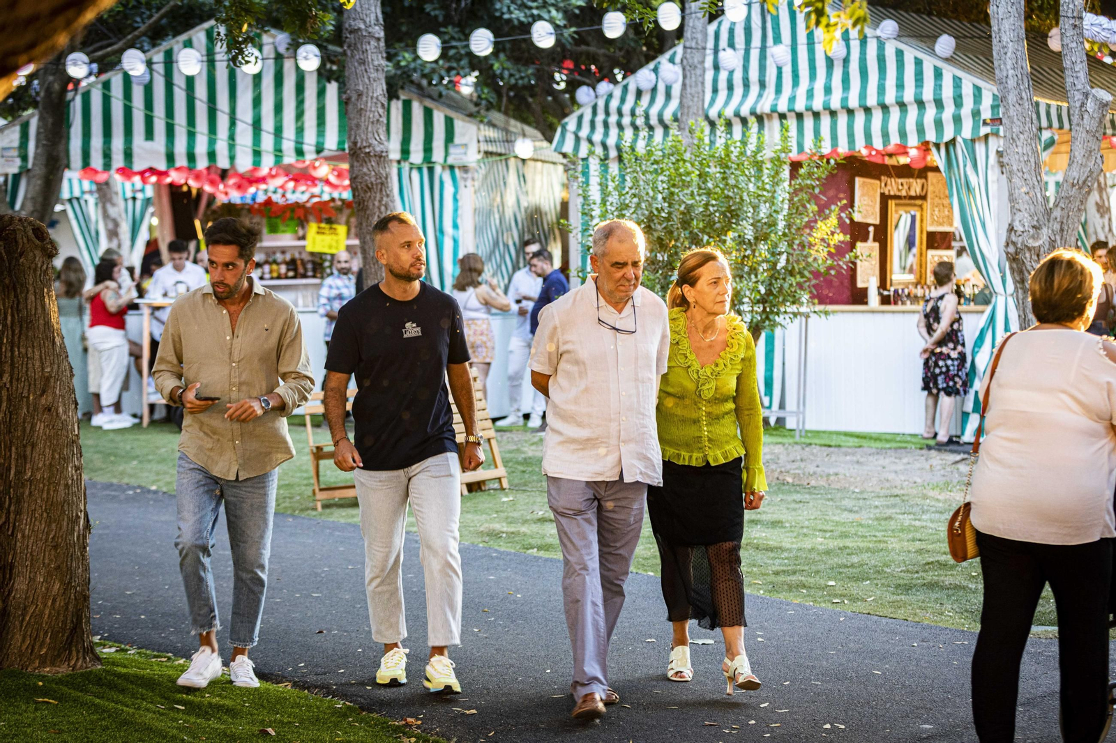 Búscate en las imágenes del viernes de Feria en San Fernando