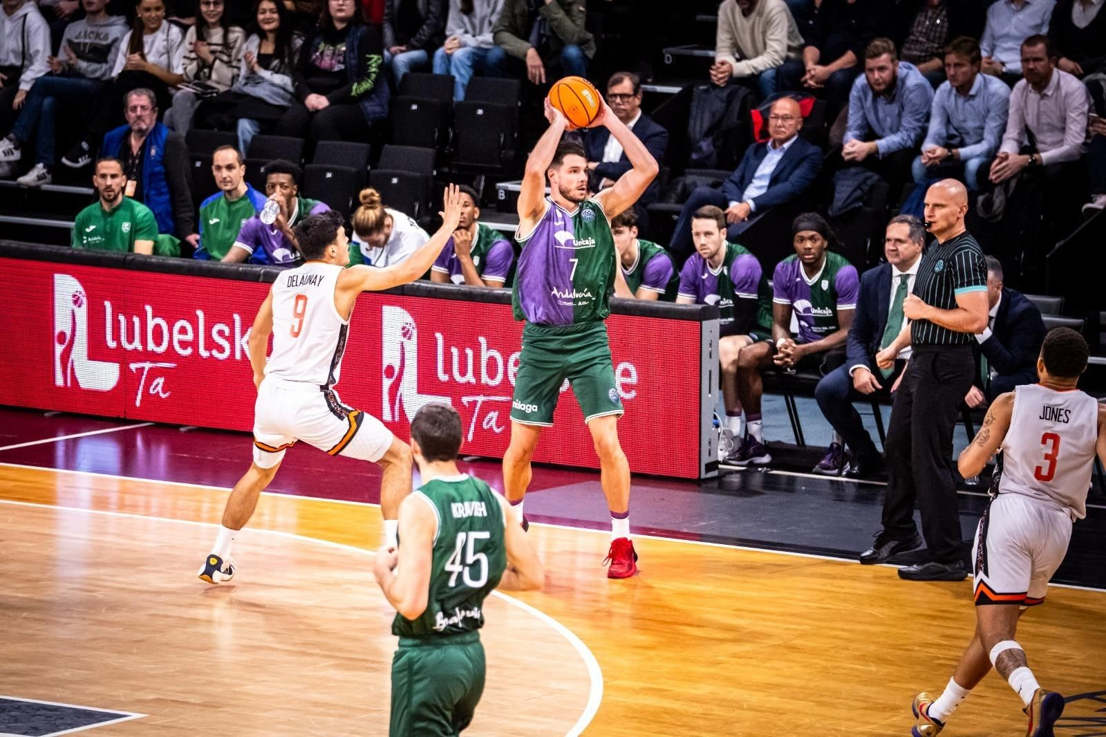 El Unicaja-Le Mans, en fotos