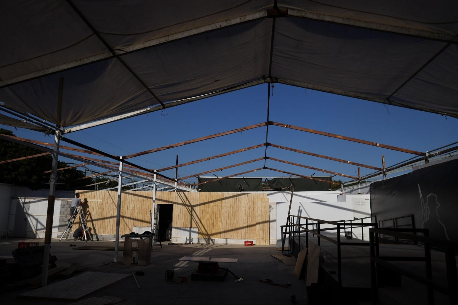 Comienza la cuenta atrás para la Feria de Málaga, en imágenes