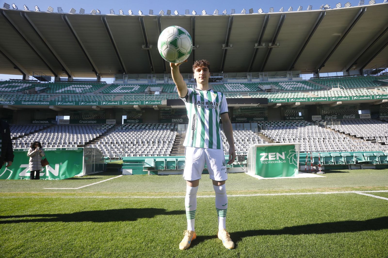 Las mejores fotos de la presentación de Diego Percan con el Córdoba CF