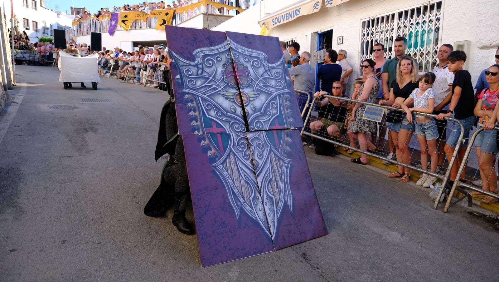 El espectacular desfile de Moros y Cristianos de Mojácar, en imágenes