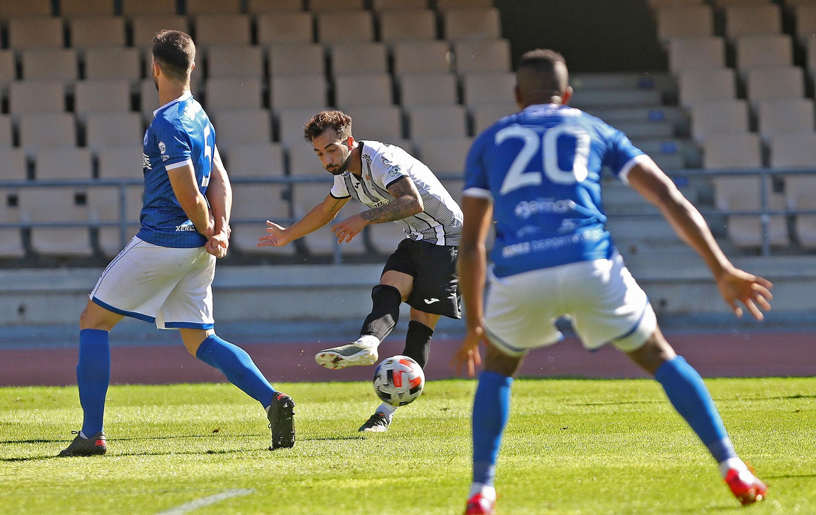 Imágenes del derbi Xerez DFC - Xerez CD