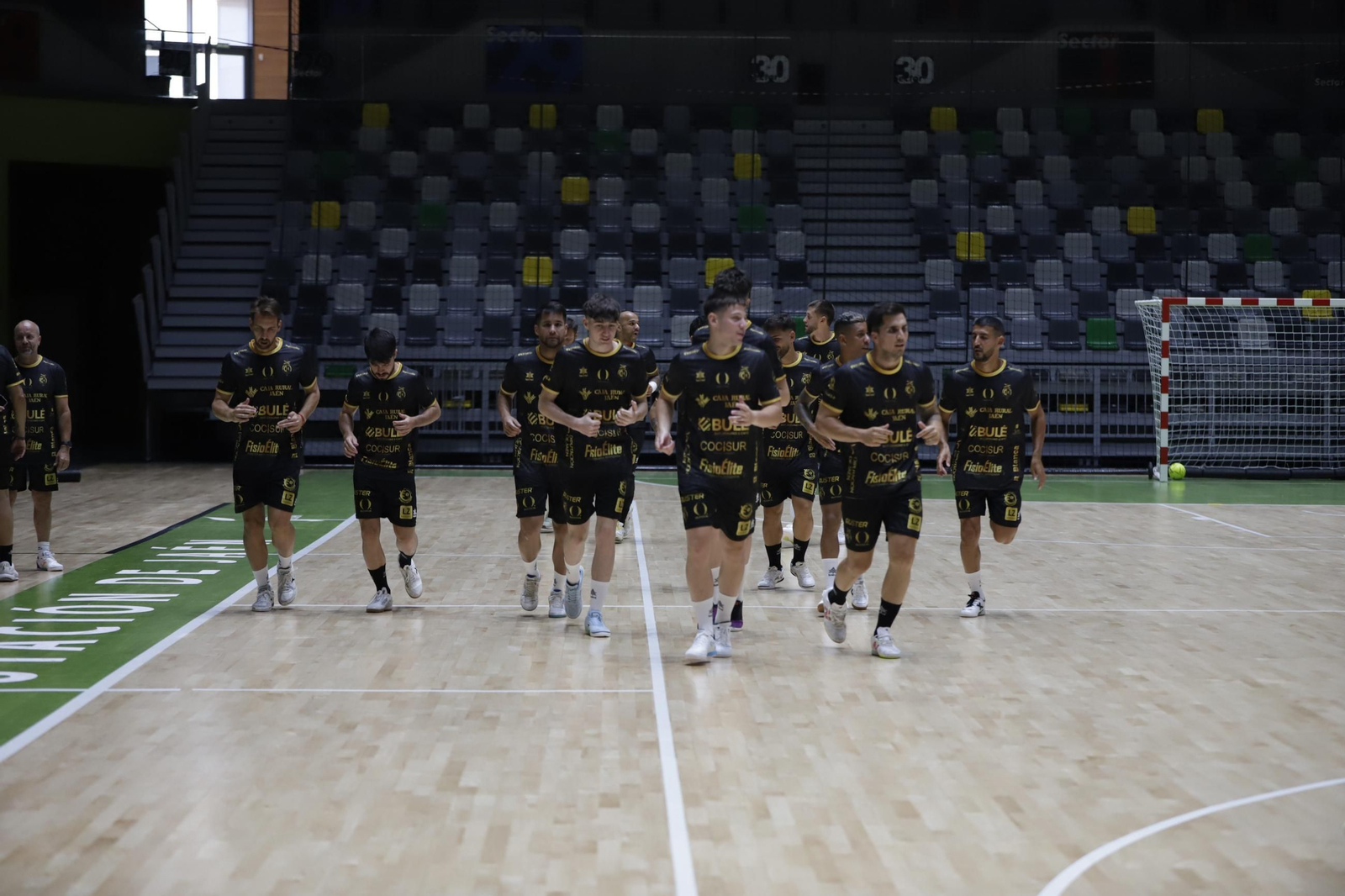 Primer día de trabajo en el conjunto amarillo en el Olivo Arena.