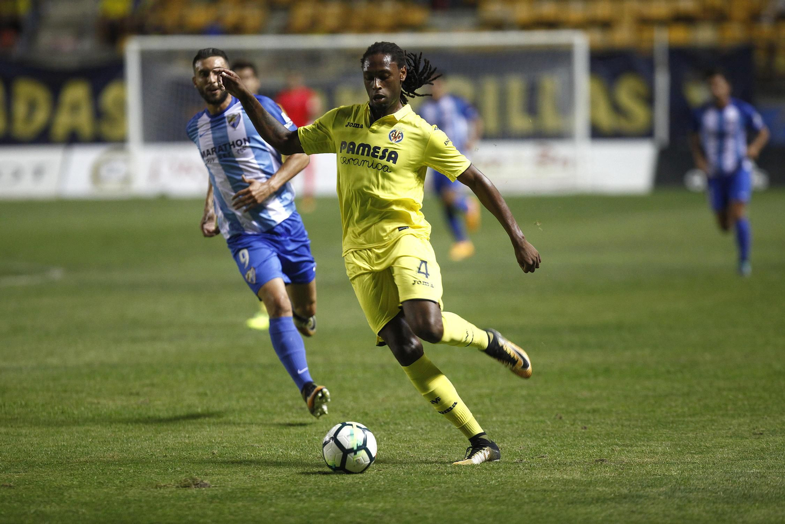 Las imágenes del Málaga-Villarreal del Trofeo Carranza