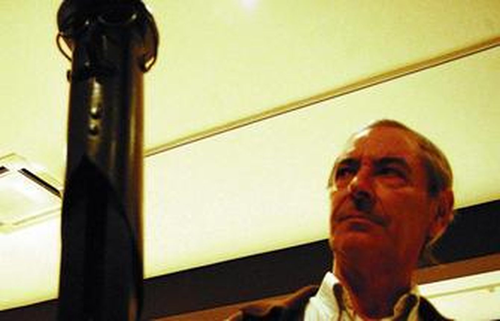 La literatura convertida en hierro de Manuel Caba