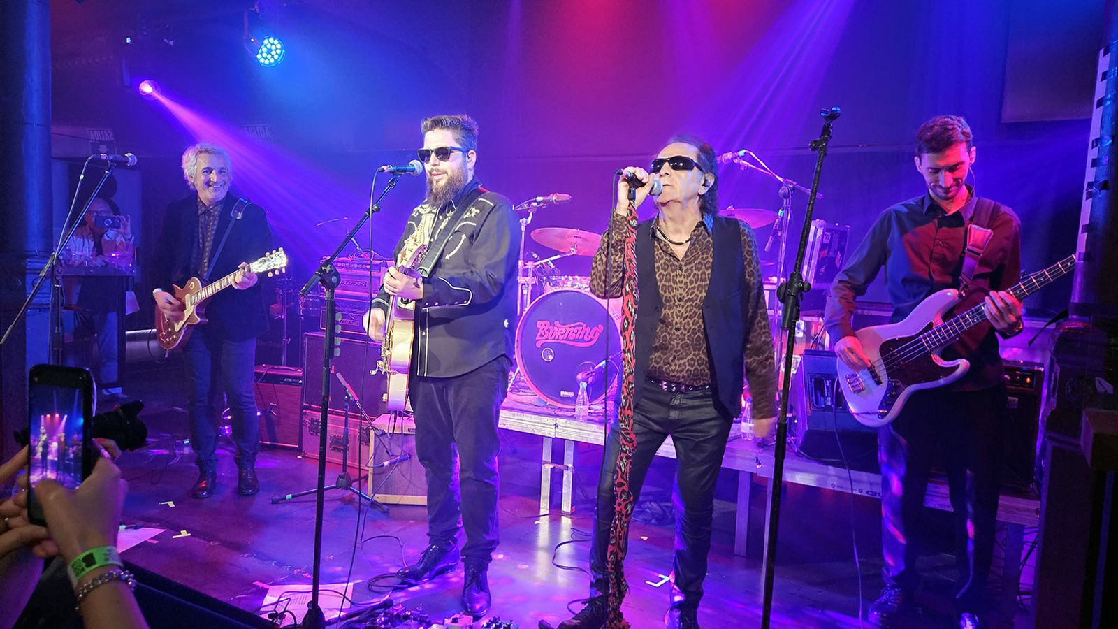 JJ Fuentes con Burning en el Winter Tote Fest.