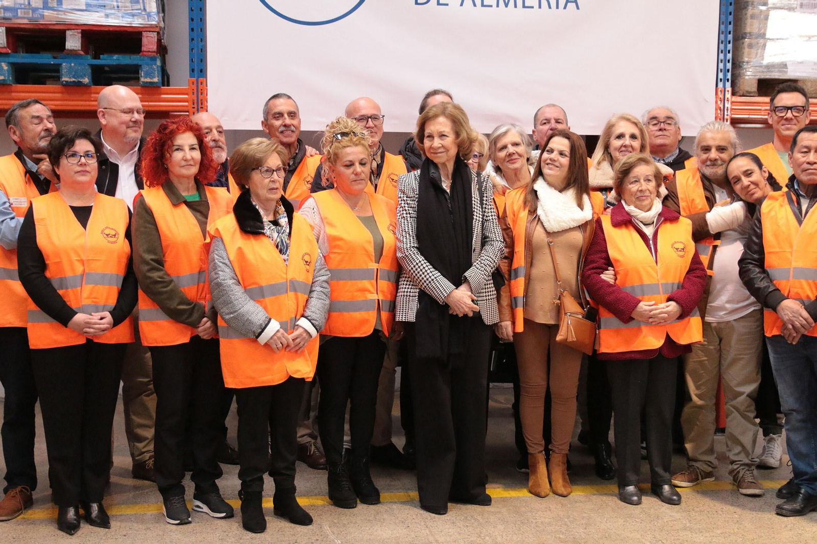 La Reina Sofía visita el Banco de Alimentos de Almería