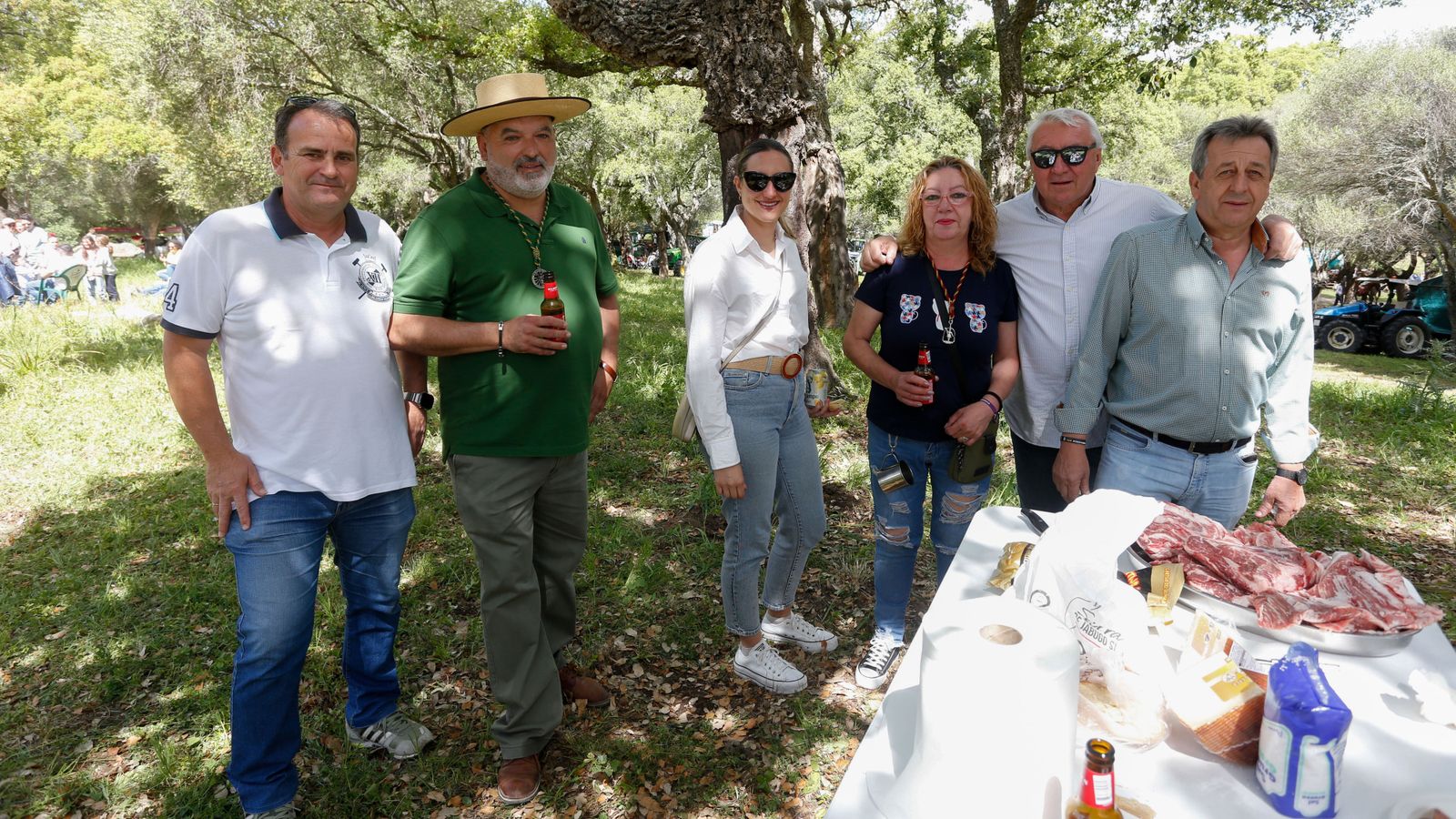 Búscate en las fotos del domingo en la romería de Los Barrios