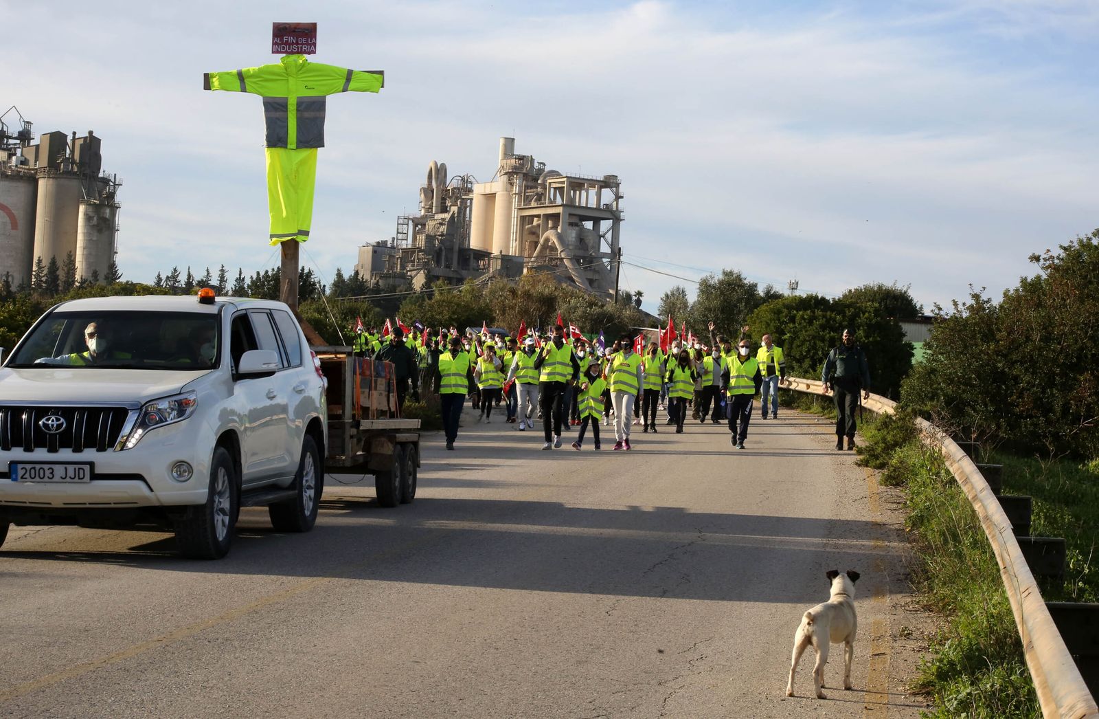 Marcha de los trabajadores contra el ERE de Holcim en Jerez