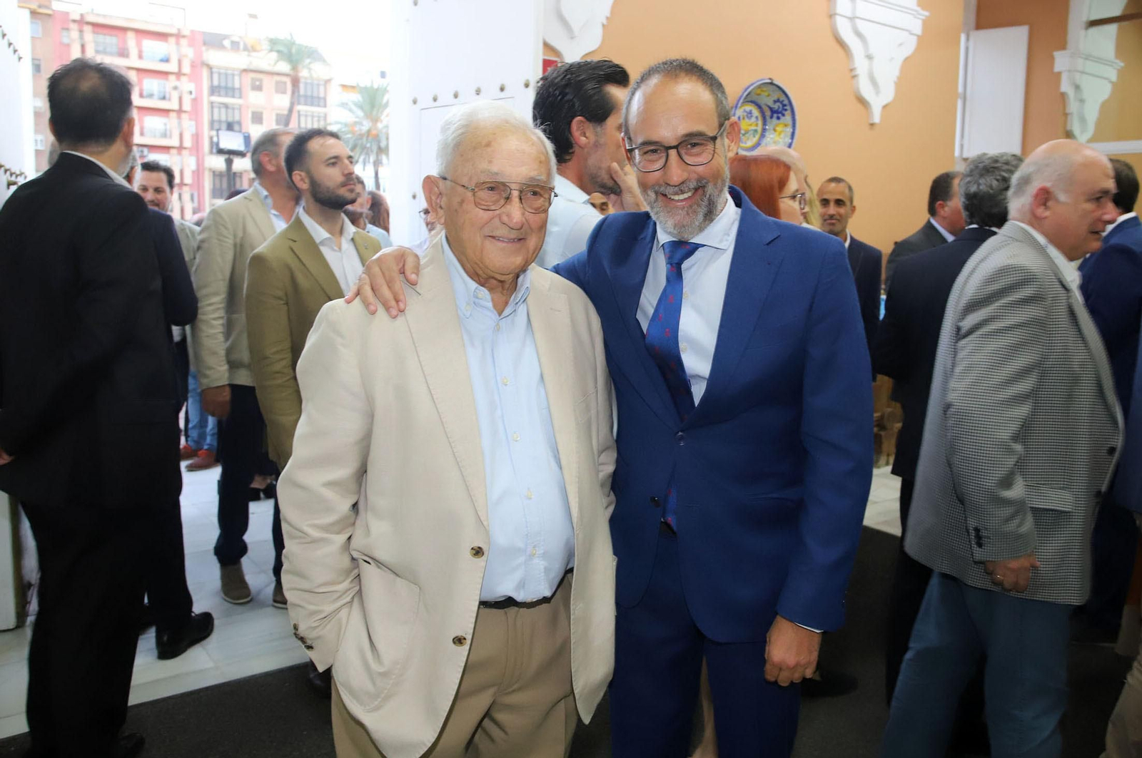 Imágenes de la recepción a los invitados a la gala de los Onubenses del Año