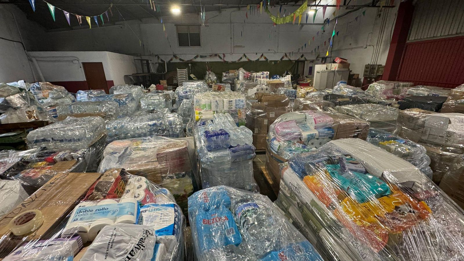 El acopio de material en el punto de recogida de Mijas. El acopio de material en el punto de recogida de Mijas.