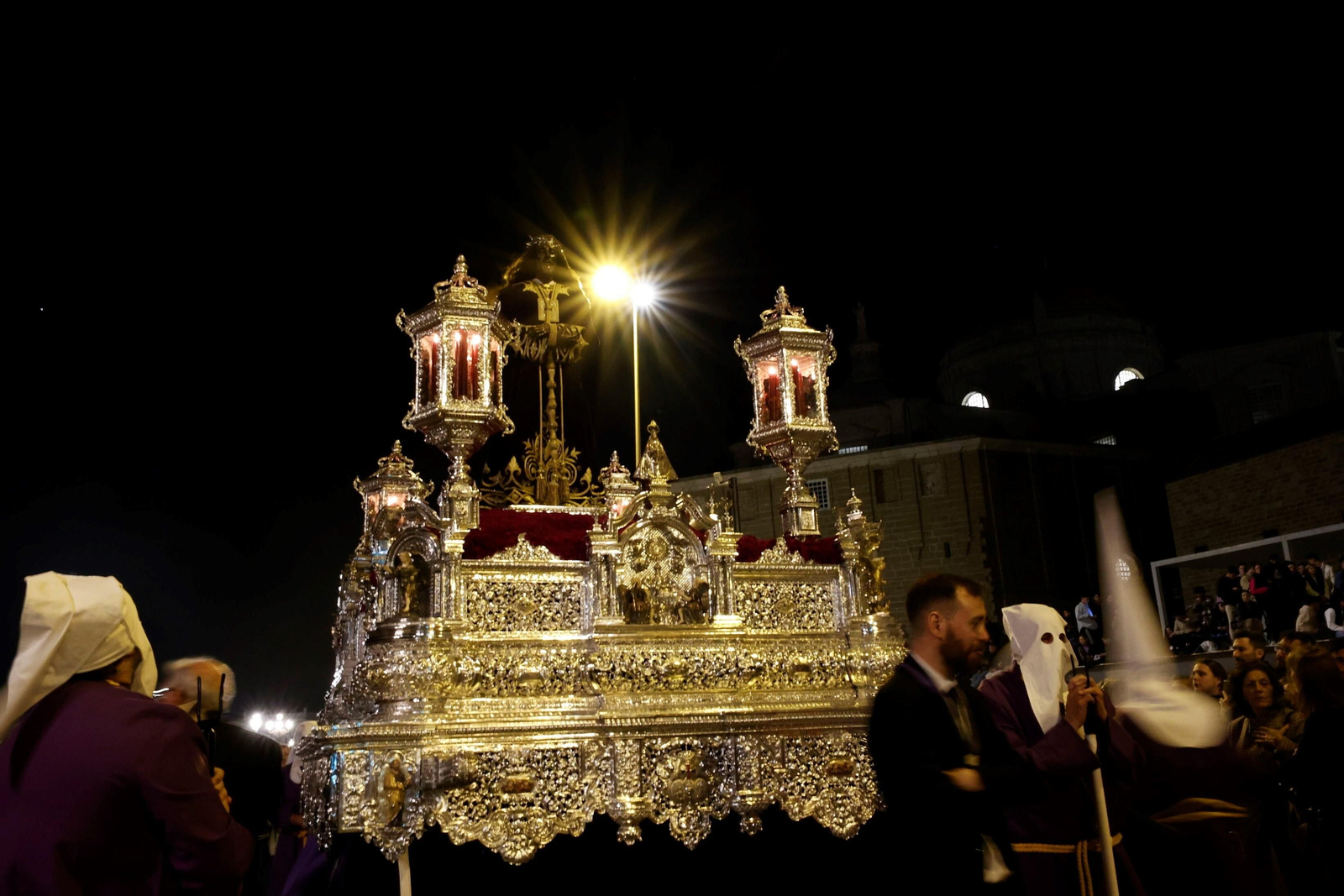 Imágenes de la cofradía de Medinaceli en la Semana Santa de Cádiz 2023