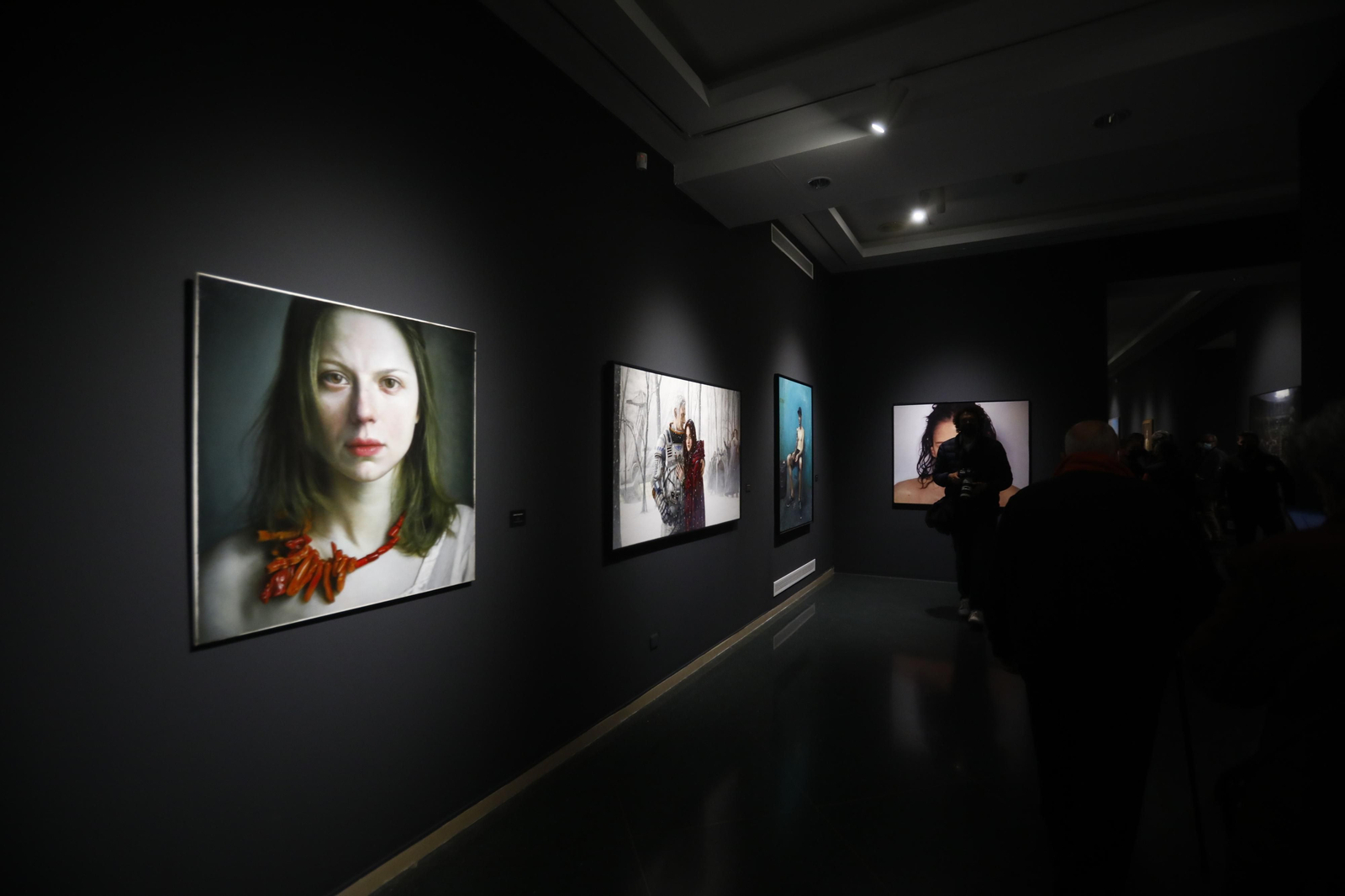 La exposición 'El renacer de la figuración' en la sala Vimcorsa de Córdoba, en imágenes