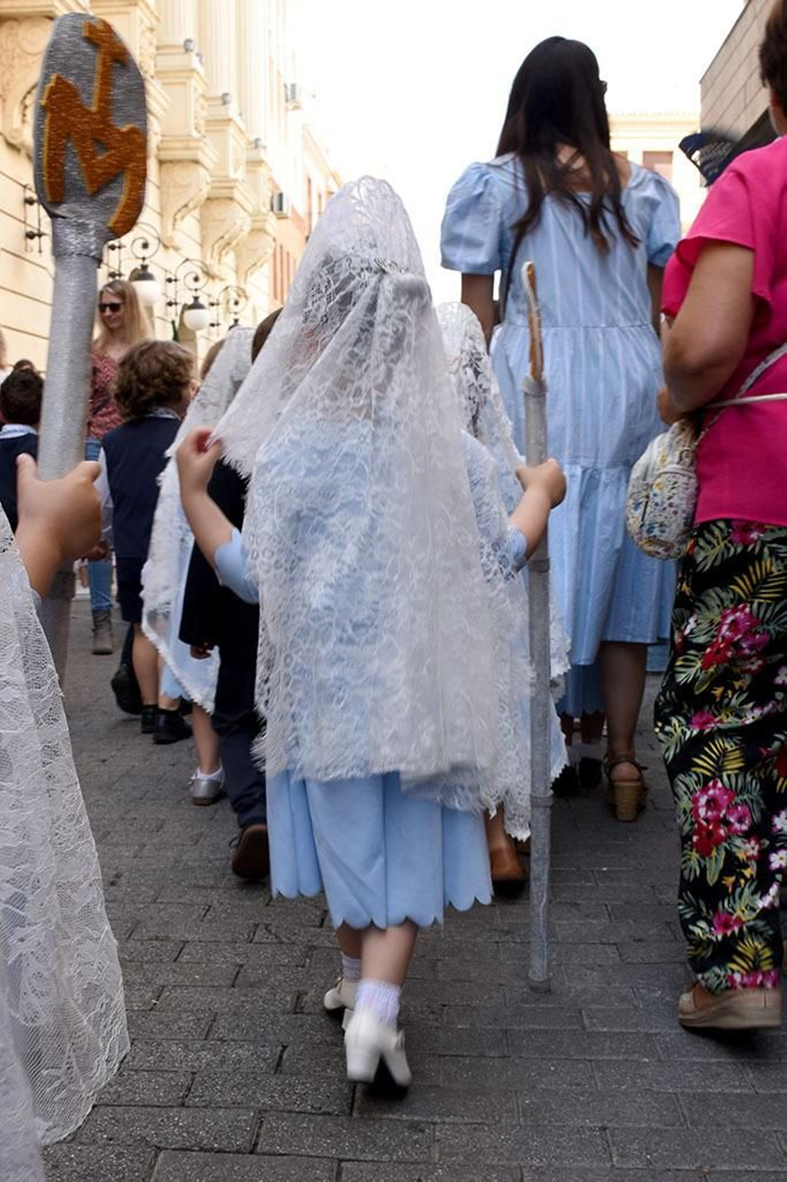 Imágenes de la procesión de la Virgen Milagrosa del colegio San Vicente de Paúl