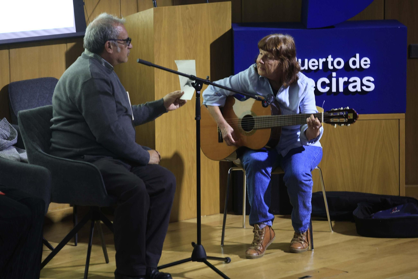 Las fotos de la entrega del Premio Rafael Viso 2025 para jóvenes creadores a la cantante algecireña Naomí Santos
