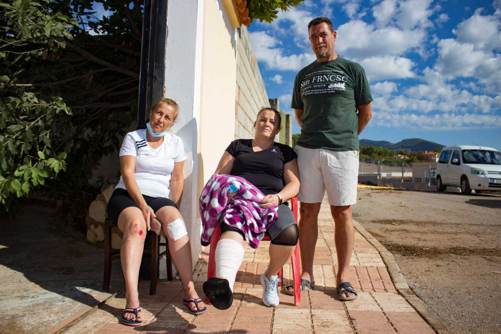 Fotos: la familia que tuvo que salir de su casa buceando por la tormenta en Granada