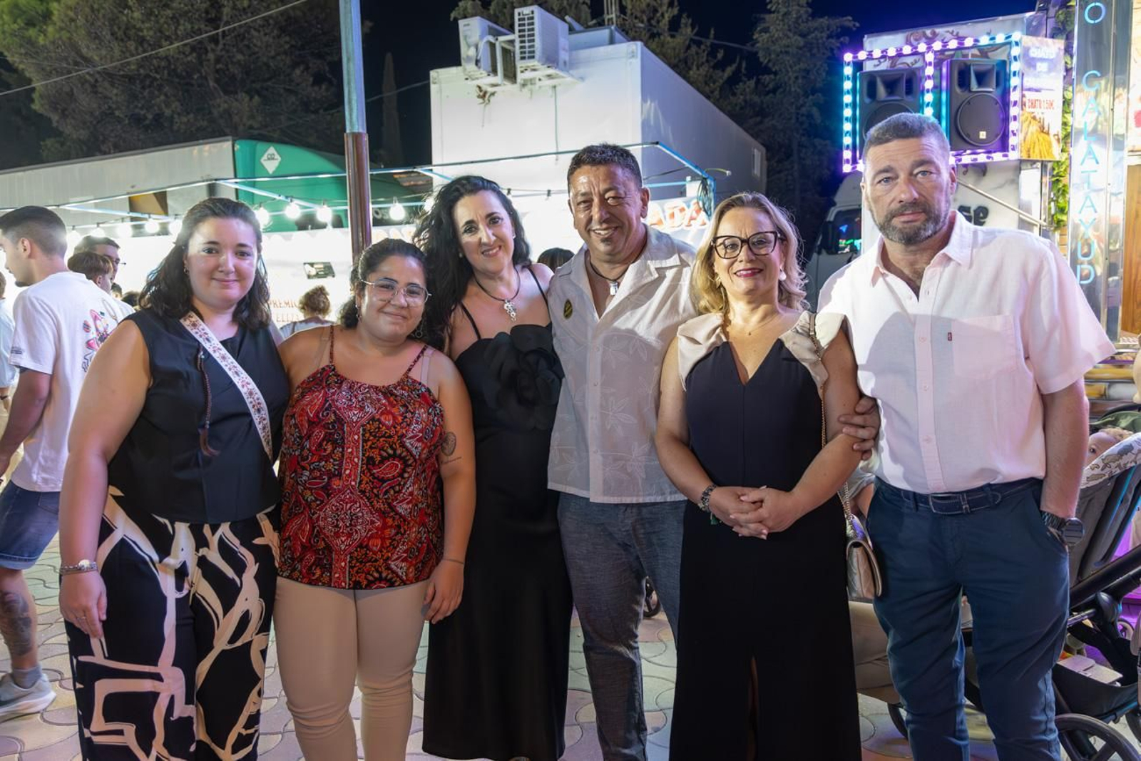 Pasacalles inaugural, fuegos artificiales e iluminación de la portada de feria y del recinto ferial de la Feria de San Bartolomé en Martos
