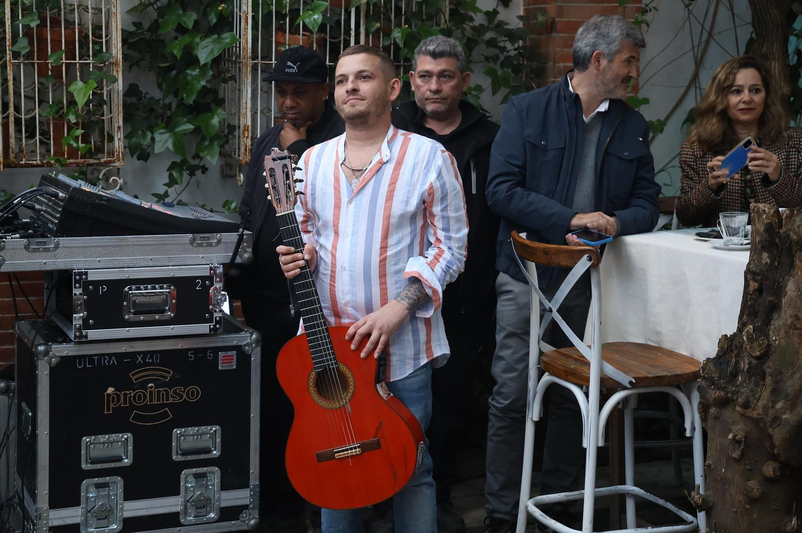 Imágenes de la presentación de "La Guía de Semana Santa de Huelva y Provincia" de Huelva Información