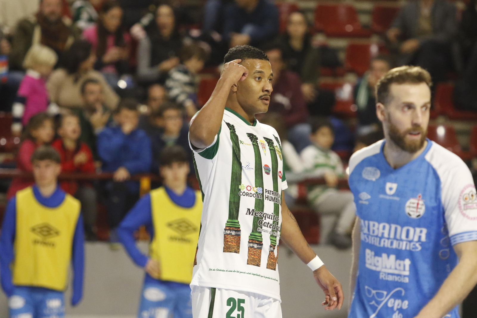 Las mejores fotos de la victoria del Córdoba Futsal ante el Noia