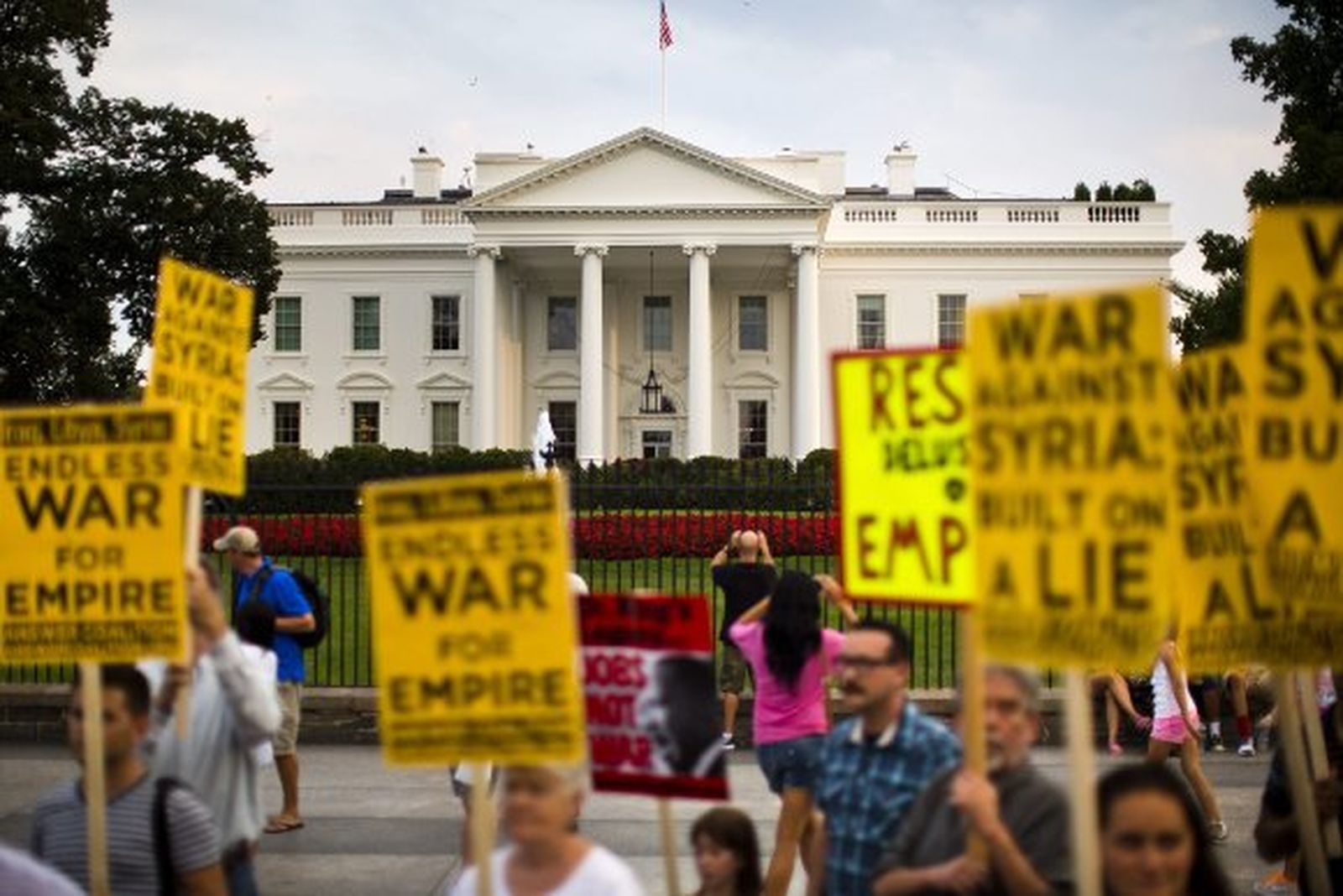 Francia, dispuesta a apoyar a EEUU en el ataque a Siria